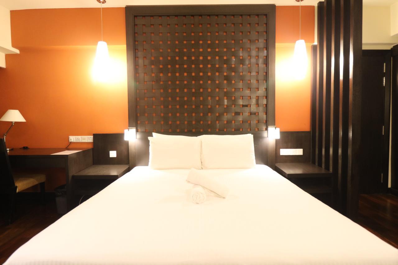 Millennium Suite At Pyramid Tower Petaling Jaya Exterior photo