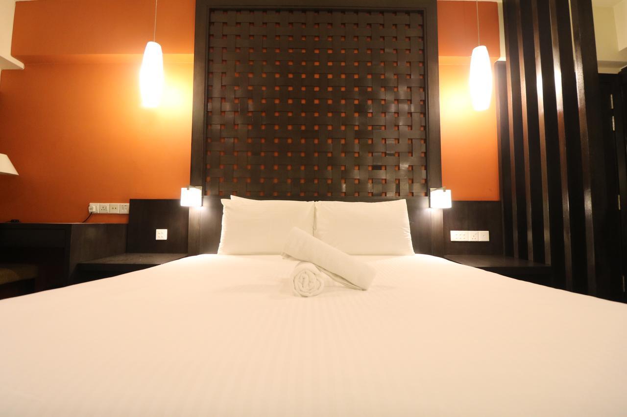 Millennium Suite At Pyramid Tower Petaling Jaya Exterior photo