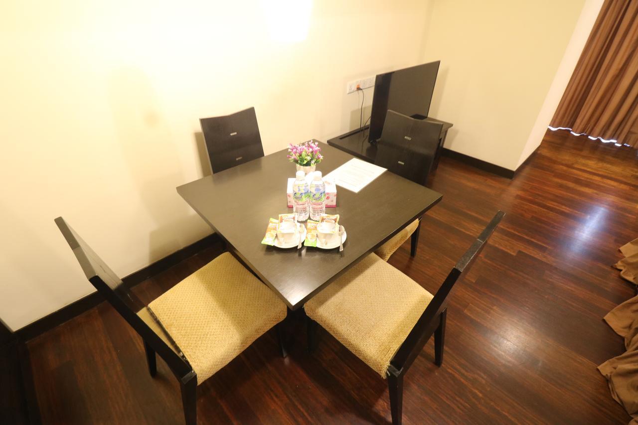 Millennium Suite At Pyramid Tower Petaling Jaya Exterior photo