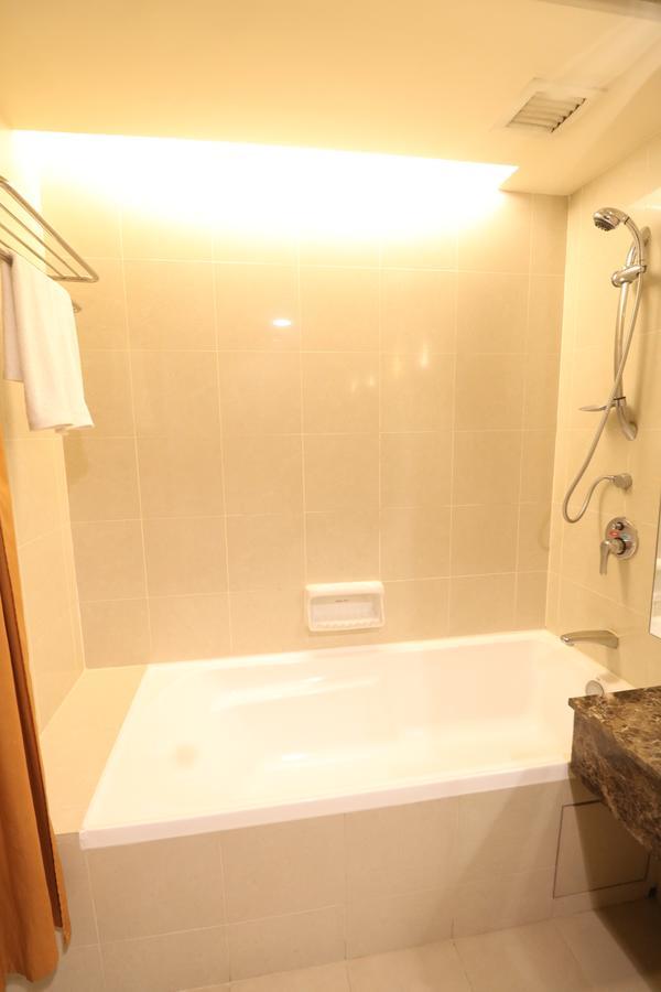 Millennium Suite At Pyramid Tower Petaling Jaya Exterior photo