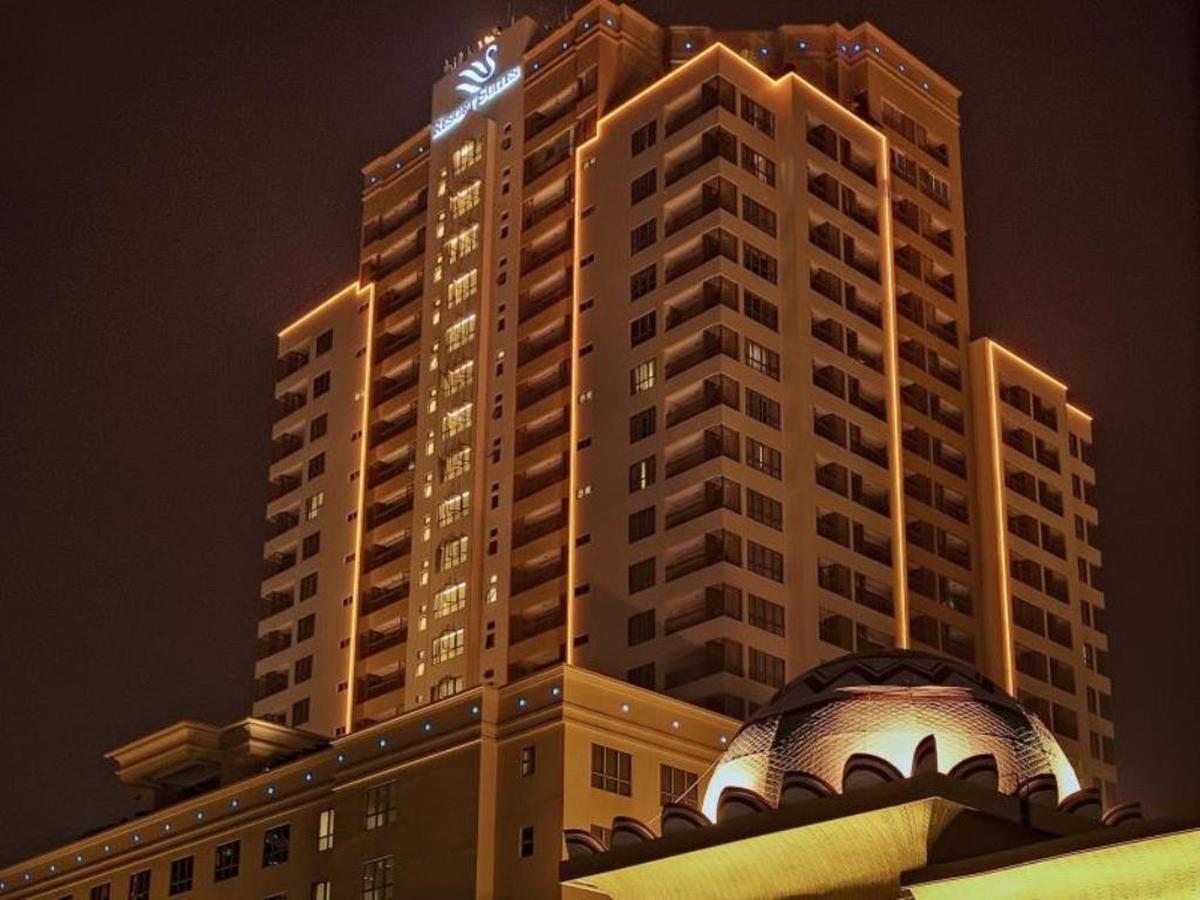 Millennium Suite At Pyramid Tower Petaling Jaya Exterior photo
