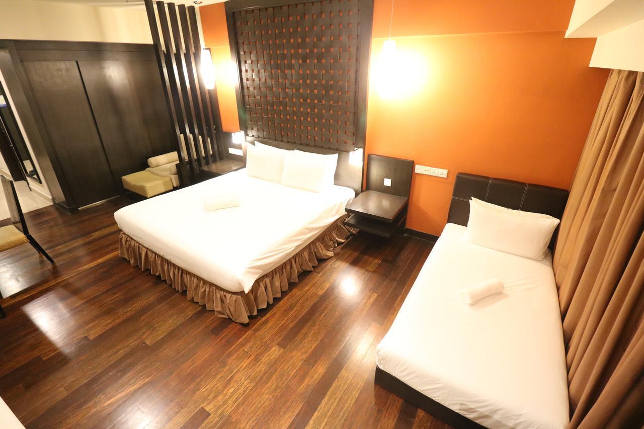 Millennium Suite At Pyramid Tower Petaling Jaya Exterior photo