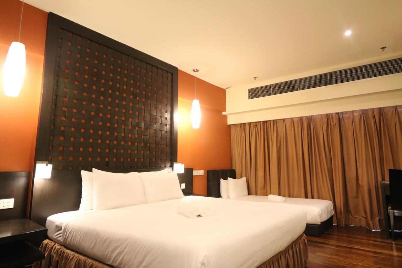Millennium Suite At Pyramid Tower Petaling Jaya Exterior photo